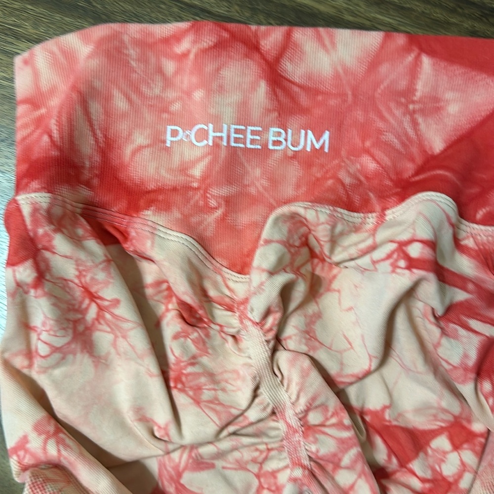 Size small PCHEE BUM LIKE New. Scrunch leggings